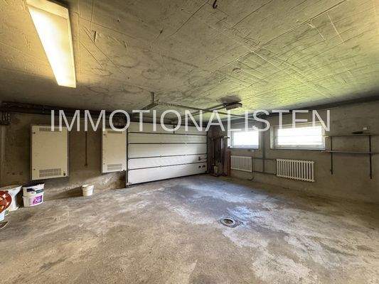 Große Doppelgarage
