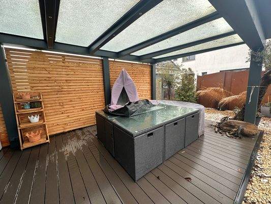 Überdachte 2. Terrasse.jpg