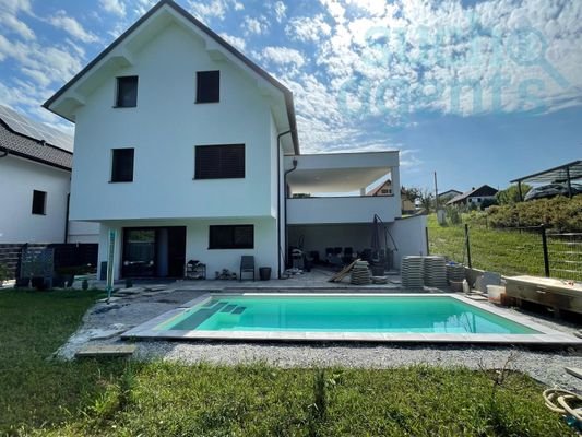 Garten mit Pool 