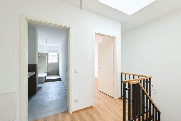 Leo III N 6.6. Flur oben.jpg