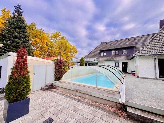 Pool und Geräteraum.jpeg