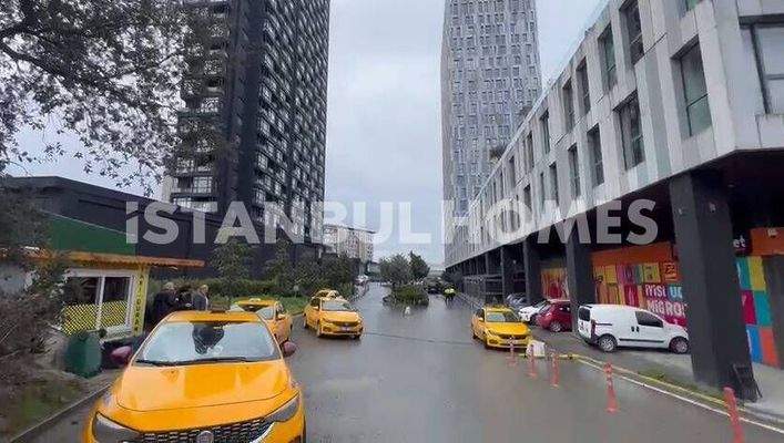 Investment Commercial Property in Luxe Complex in Istanbul, Bagcilar