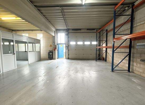 Lagerhalle 1 ( 243 m² ) 