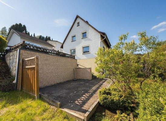 Seitenansicht mit Terrasse