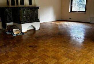 Wonzimmer mit Kachelofen