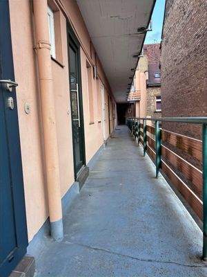 Laubengang zu den Wohnungen