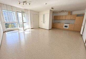 Wohn- und Schlafzimmer  - mit KI "aufgeräumt"