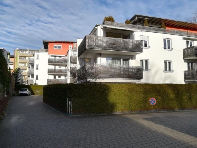 Großzügige 3-Zimmer-Wohnung mit Südwestbalkon im Herzen von Rosenheim zu vermieten