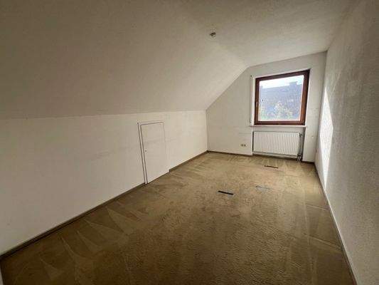 Kinderzimmer 2 (Dachgeschoss).jpg