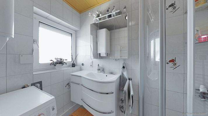 Duschbad mit Platz für Ihre Waschmaschine