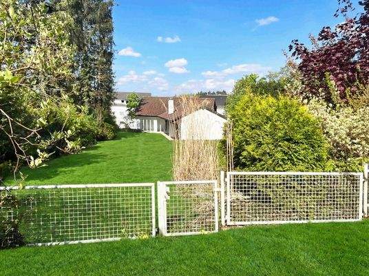 Ansicht von der rückwärtigen Grundstücksgrenze