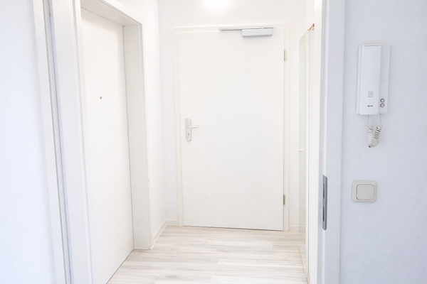 Flur zu den Einheiten 12 /12.0