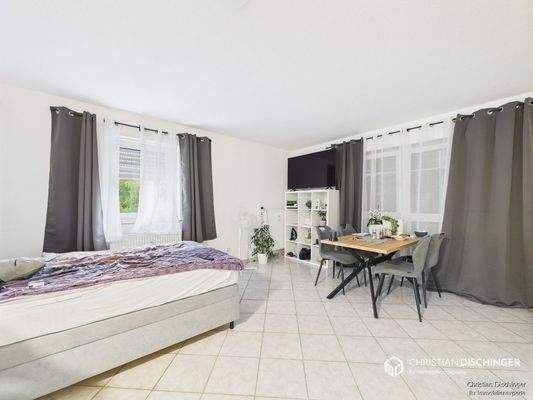 Wohn- und Schlafbereich / Küche