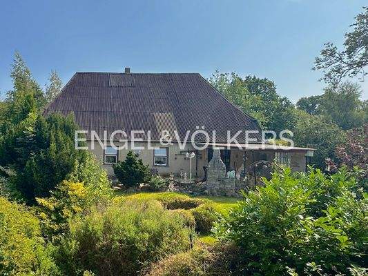 Gartenansicht mit Terrasse