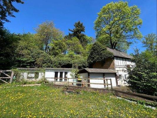 Nebengebäude - Scheune und Pferdestall