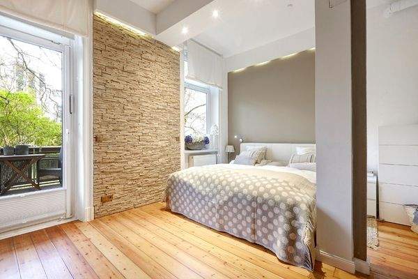 Großzügiges Schlafzimmer 