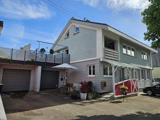 Eingang barrierefrei EG und Garagen