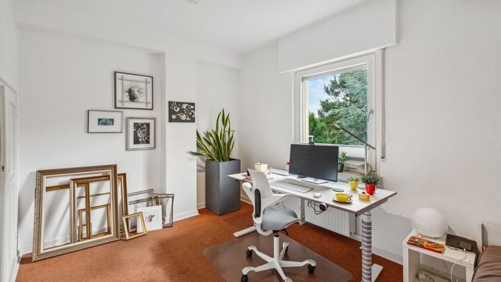 Kind 2/Büro