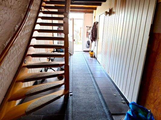 21 Treppe zum OG.jpg