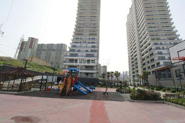 1 Bedroom Apartment in a Complex in İstanbul, Esenyurt