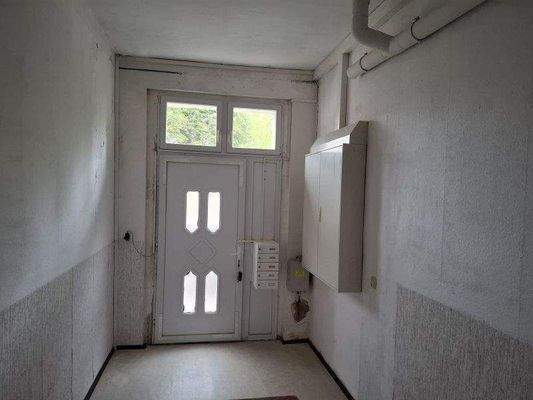 Hauseingangstür, Hausflur, Zählerschrank