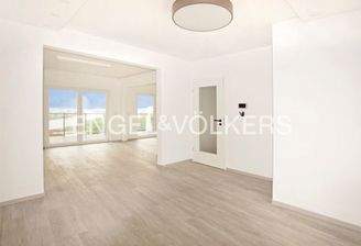 OG: Küche mit Zugang zum Ess- und Wohnbereich