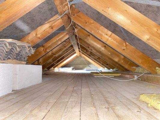 Dachboden (Blick nach links) 