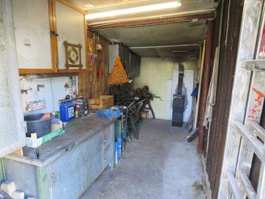 Werkstatt mit Kaminanschluss 