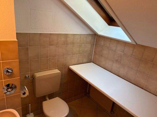 Gäste WC mit Ablagefläche