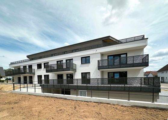 Gebäudeansicht - Juli 2025