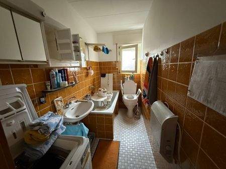 2. Badezimmer Hausnummer 77