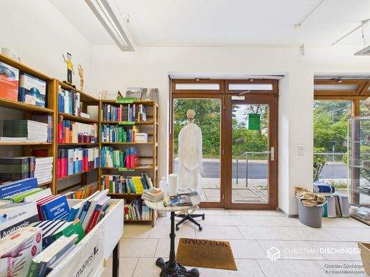 CAM01869G0-PR0269-STILL001