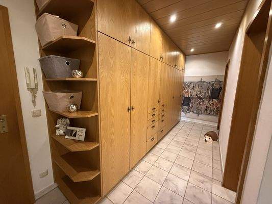 Einbauschrank im Flur