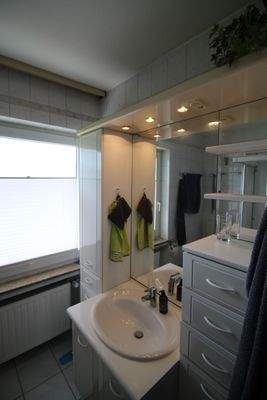 Einbaumöbel im Badezimmer.JPG