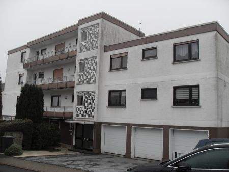 Hausansicht mit Eingangsbereich