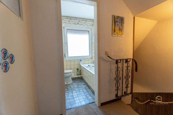 Flur + Badezimmer OG 