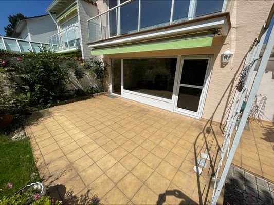 ... mit großer Terrasse