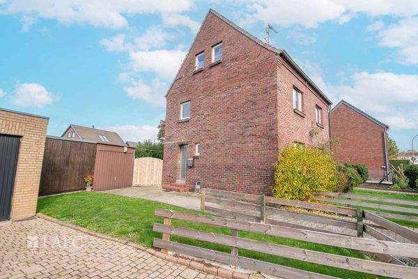 Eingang Wohnung 1.+2. OG