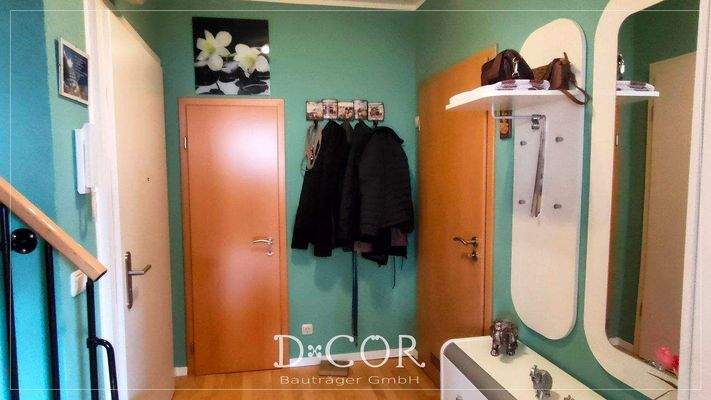 Eingang mit Garderobe