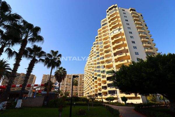 Flat in Liparis 5 Project near the Sea in Mersin Turkey