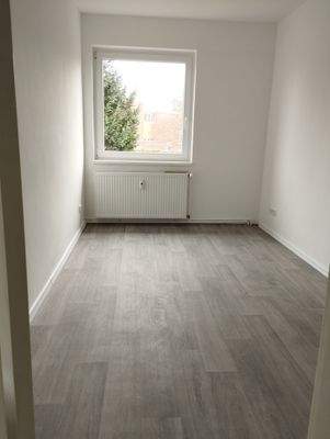 Kinder- bzw. Arbeitszimmer 2