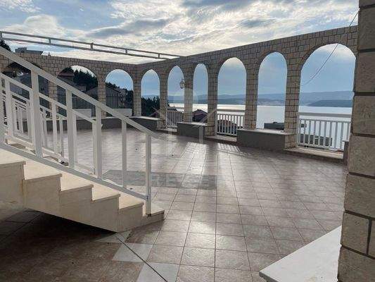 Eine Oase der Ruhe mit magischem Meerblick