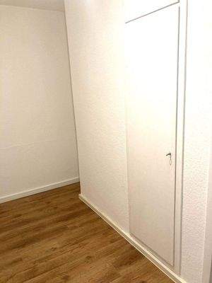 Diele mit praktischem Einbauschrank