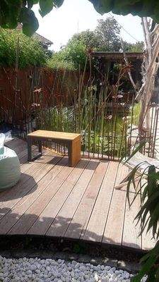 Terrasse mit Teich.jpg