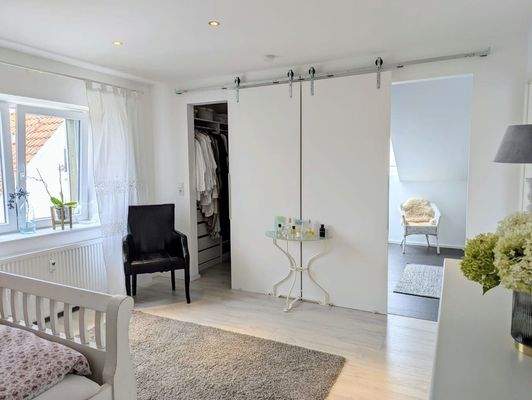 Vermietete Wohnung DG -  Ankleide/Bad