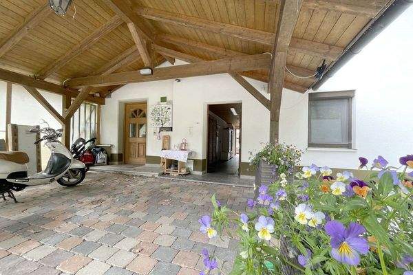 Carport/Eingangsbereich