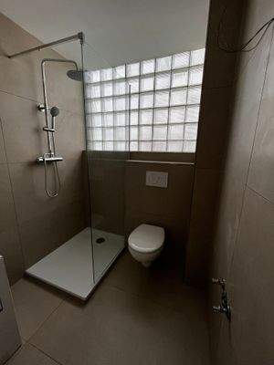 Badezimmer mit Dusche 1.OG