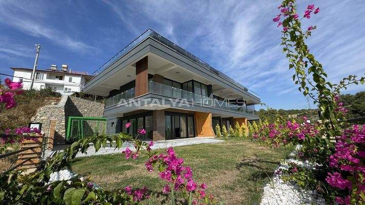 Stylish Villas with Private Outdoor Pool in Alanya Incekum