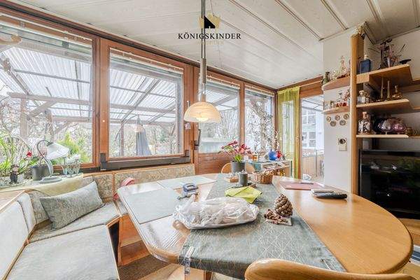 EG - Wohnzimmer mit Zugang zum Garten