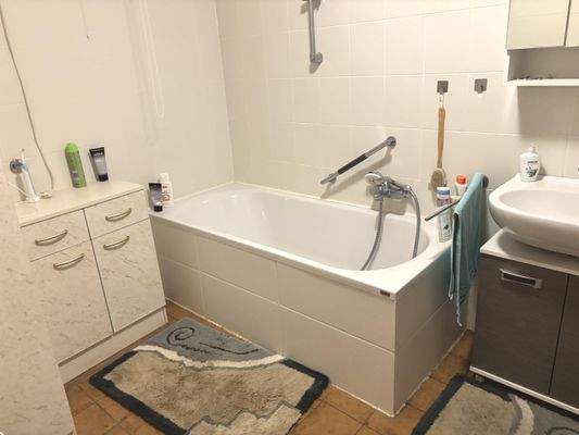 modernes Bad im Obergeschoss